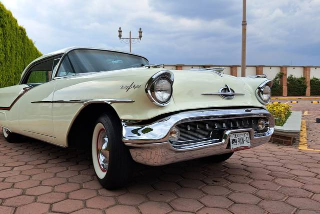 Oldsmobile 1957 98 Holiday