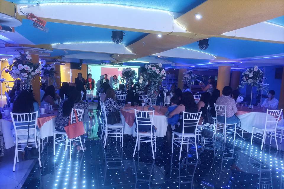 Salón Los Cedros