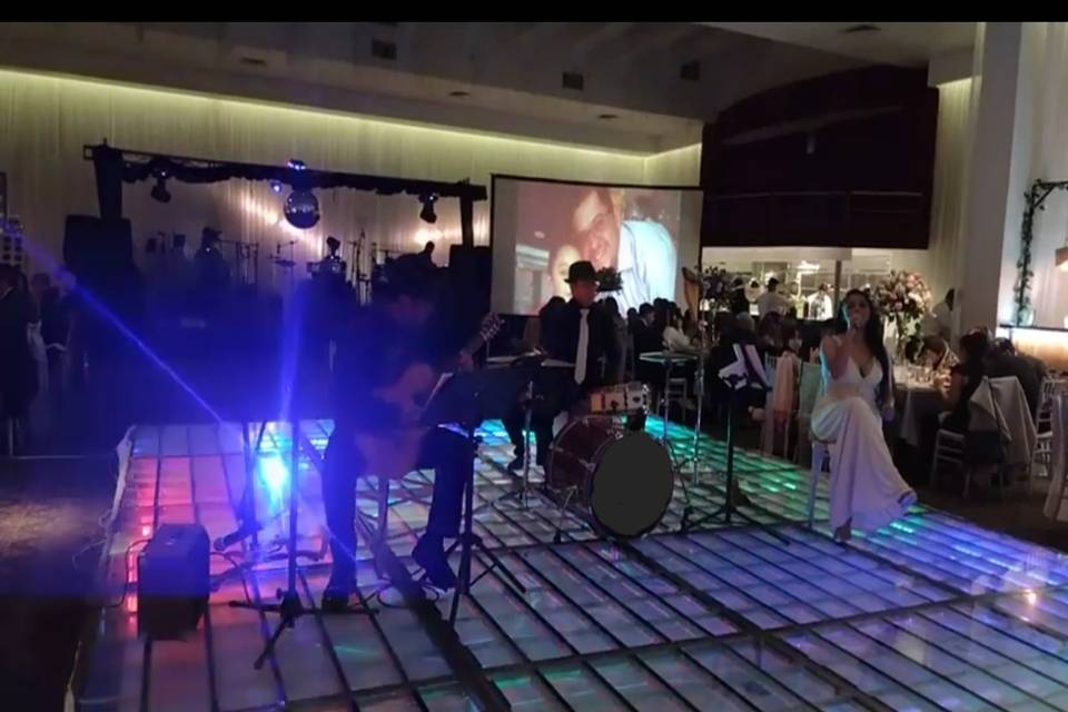 Acustic Bis