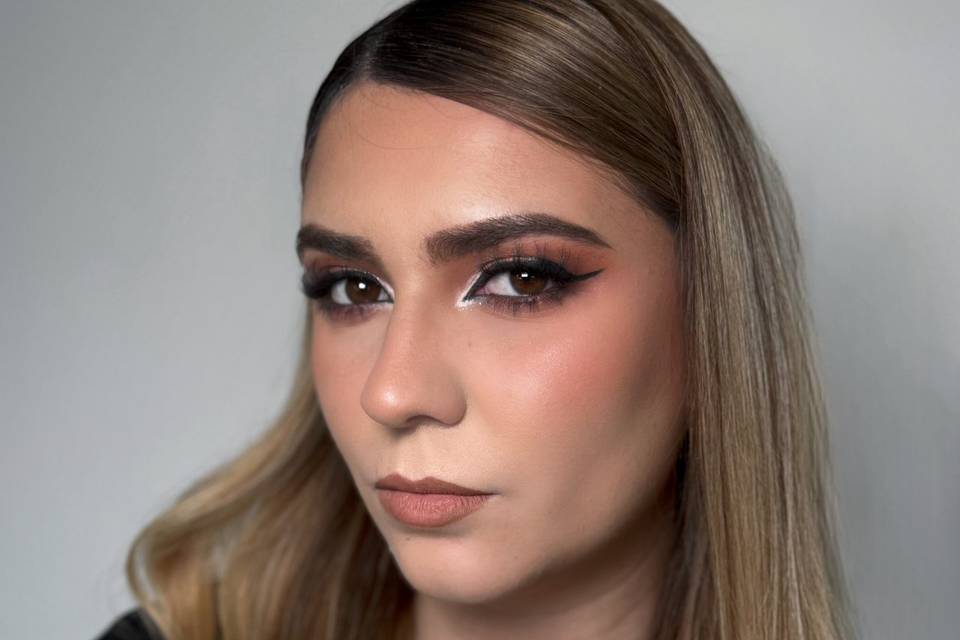 Peinado suelto con sombras