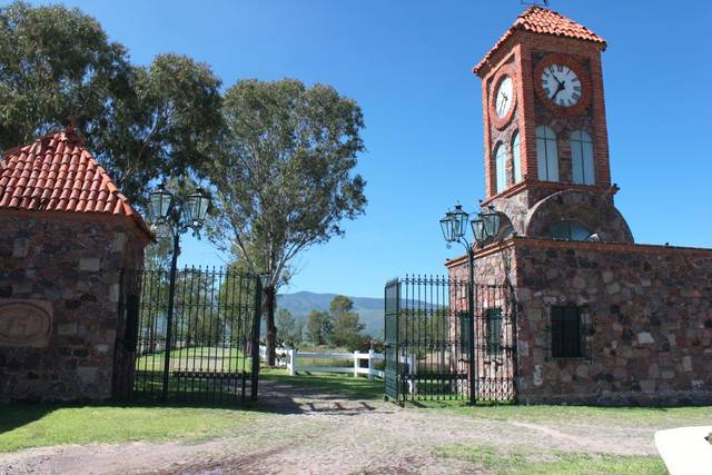 Hacienda Los Picachos