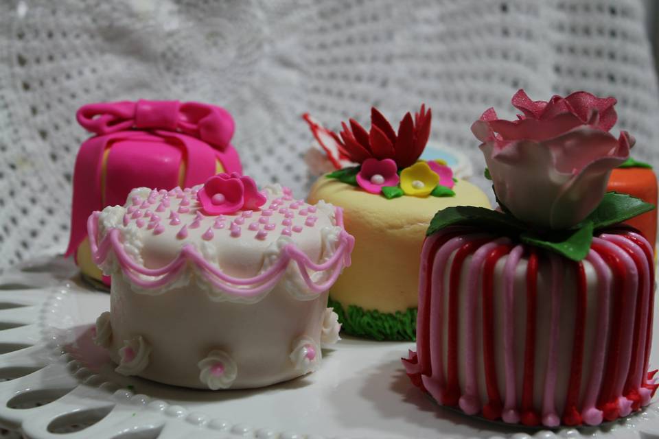Mini cakes fondant