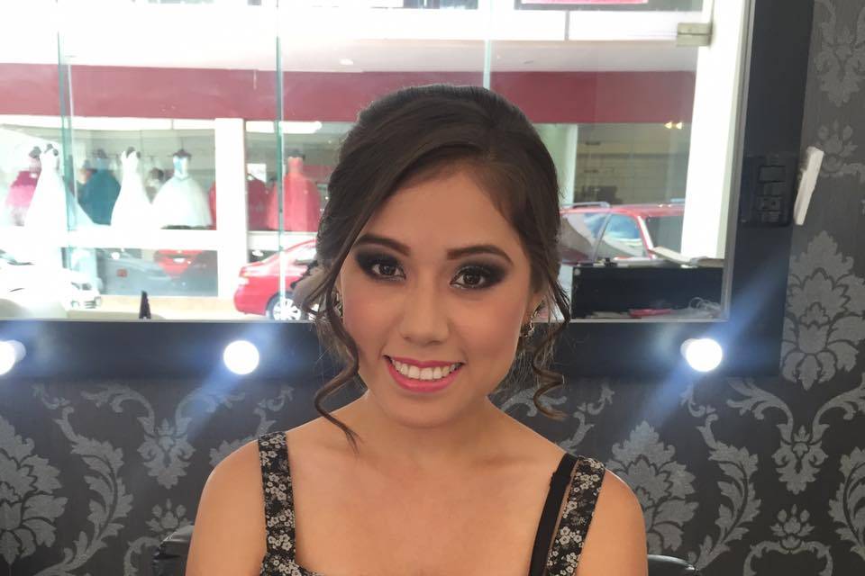 Peinado y maquillaje novia