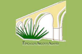 Los Arcos y Agaves