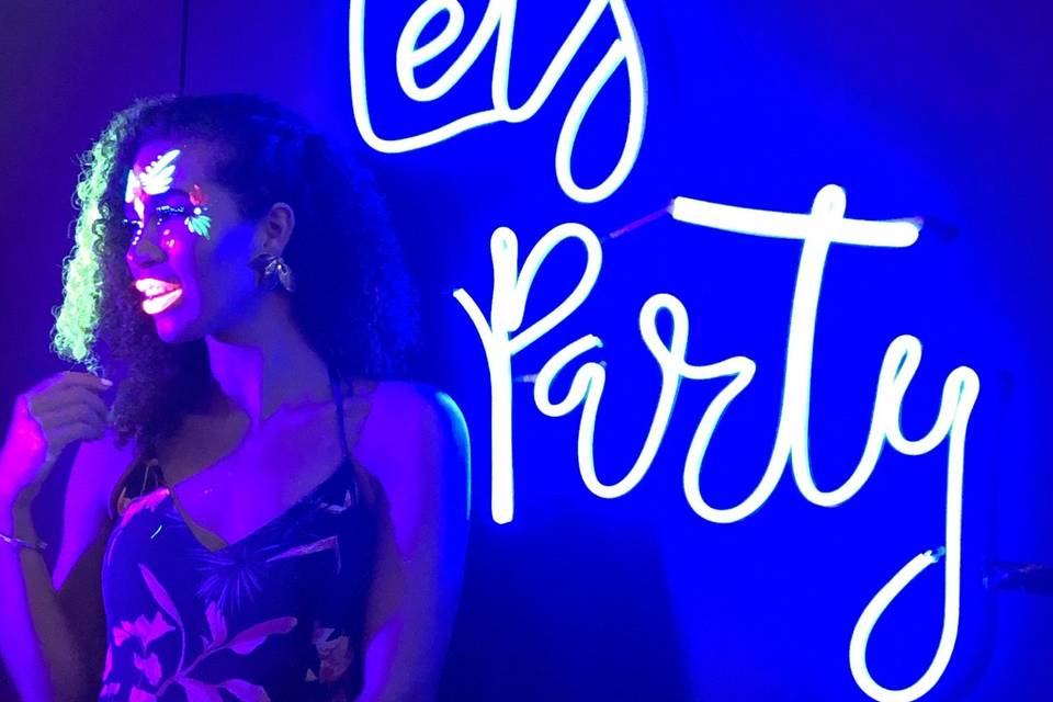 Face y body painting neon