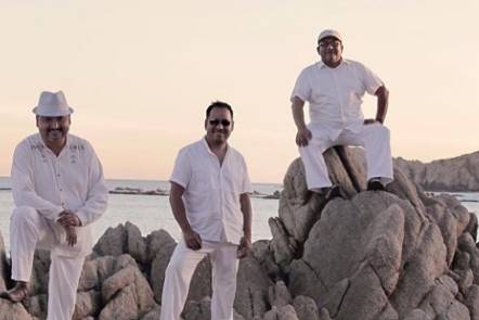 Cuarteto musical frente al mar