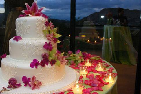 Pastel de boda e iluminación
