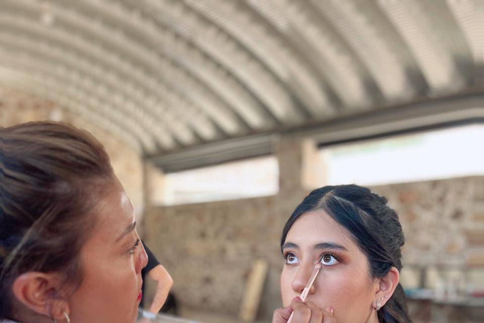 Maquillaje y peinado nupcial