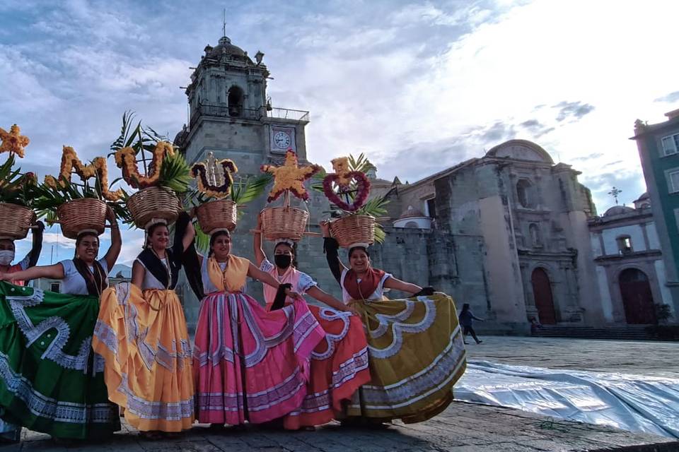 Chinas oaxaqueñas en catedral