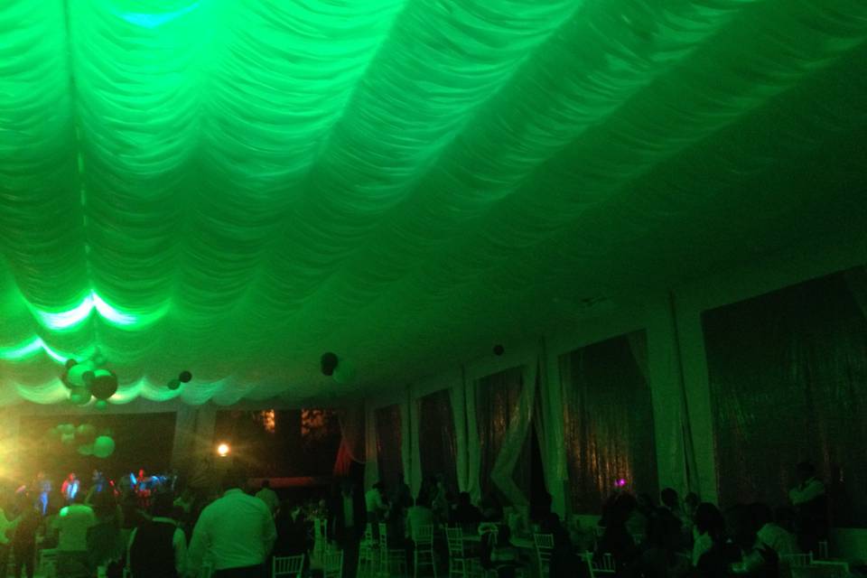 Plafón con luz de LED de color