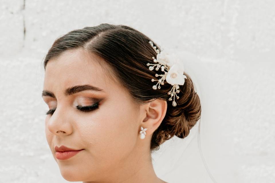 Maquillaje elegante de novia