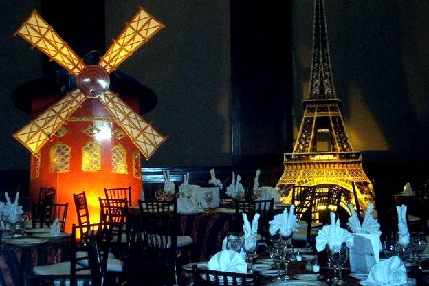 Decoración moulin rouge