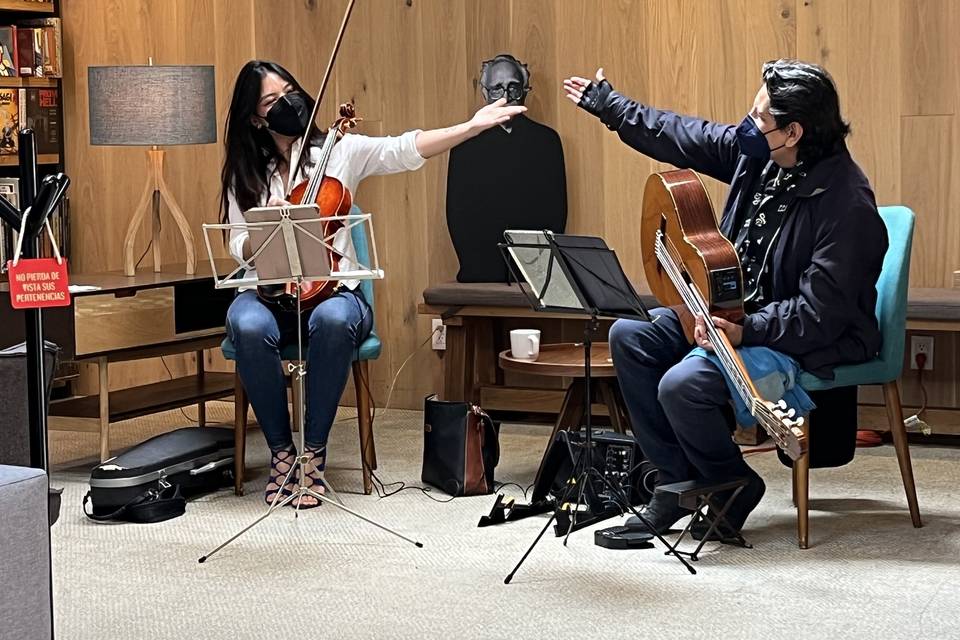 Astrid y Marco en El Péndulo