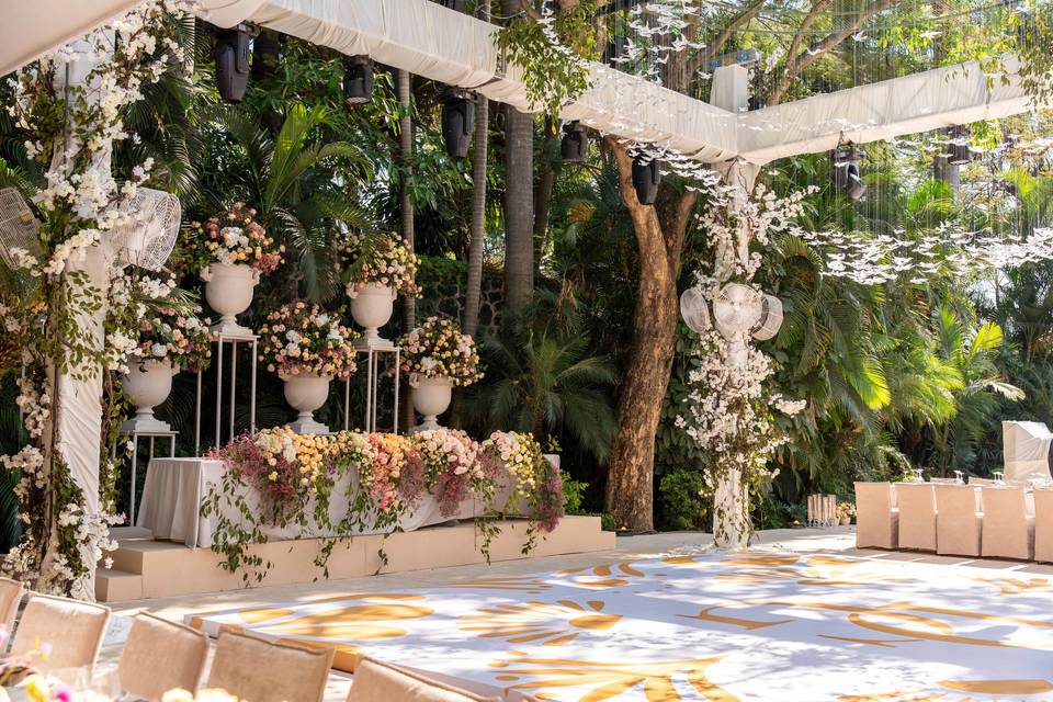 D&G Montaje de bodas en jardín