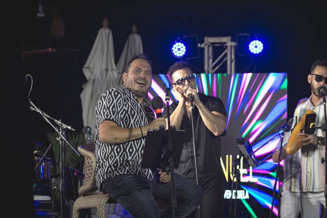 Dos cantantes