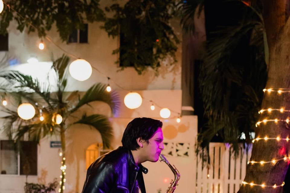 Marco Barraza Sax