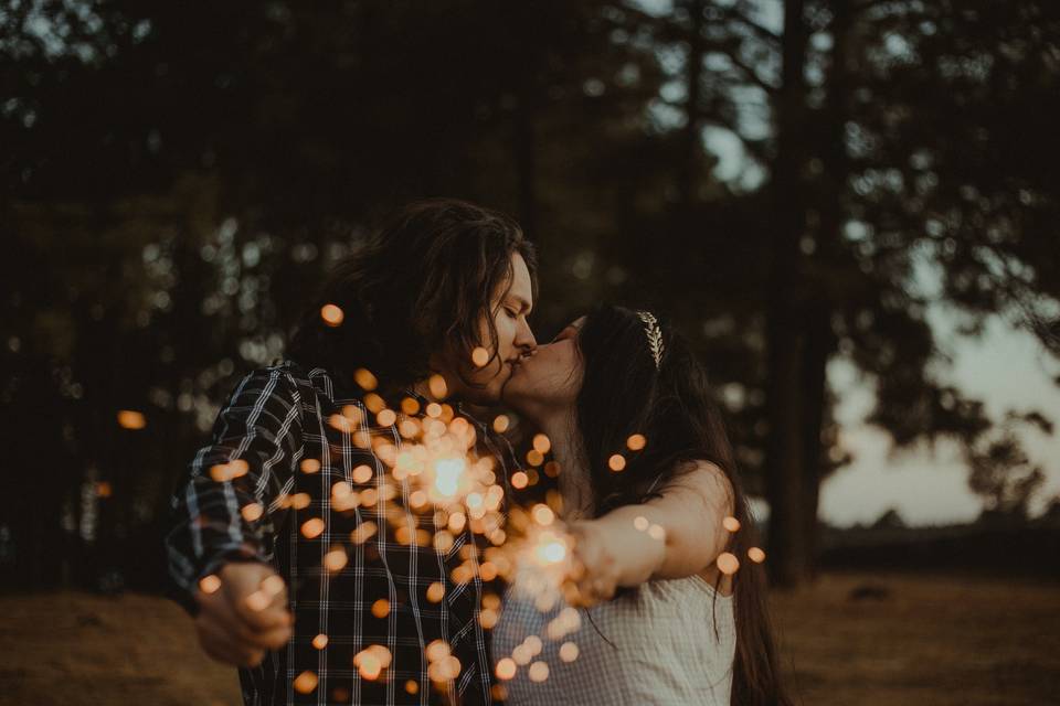 Una pareja con chispa de amor