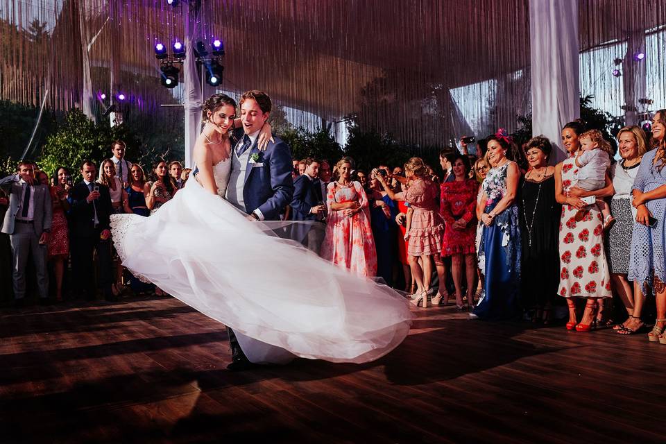 José Luis Lara, First Dance