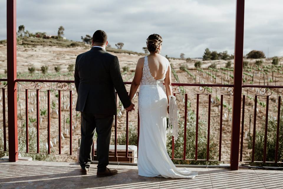 Novios en terraza