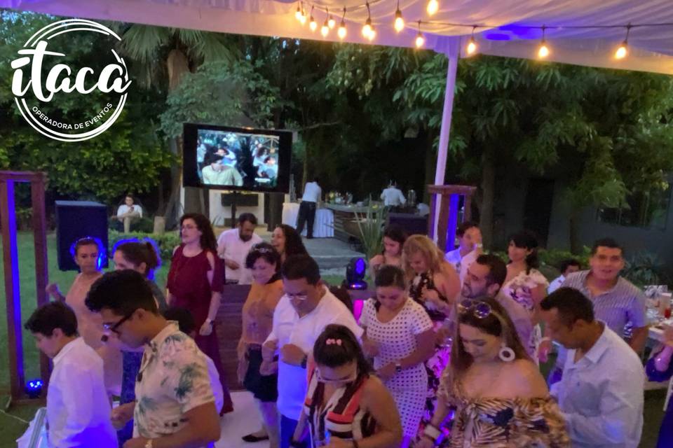 Pistas y dj para tu evento