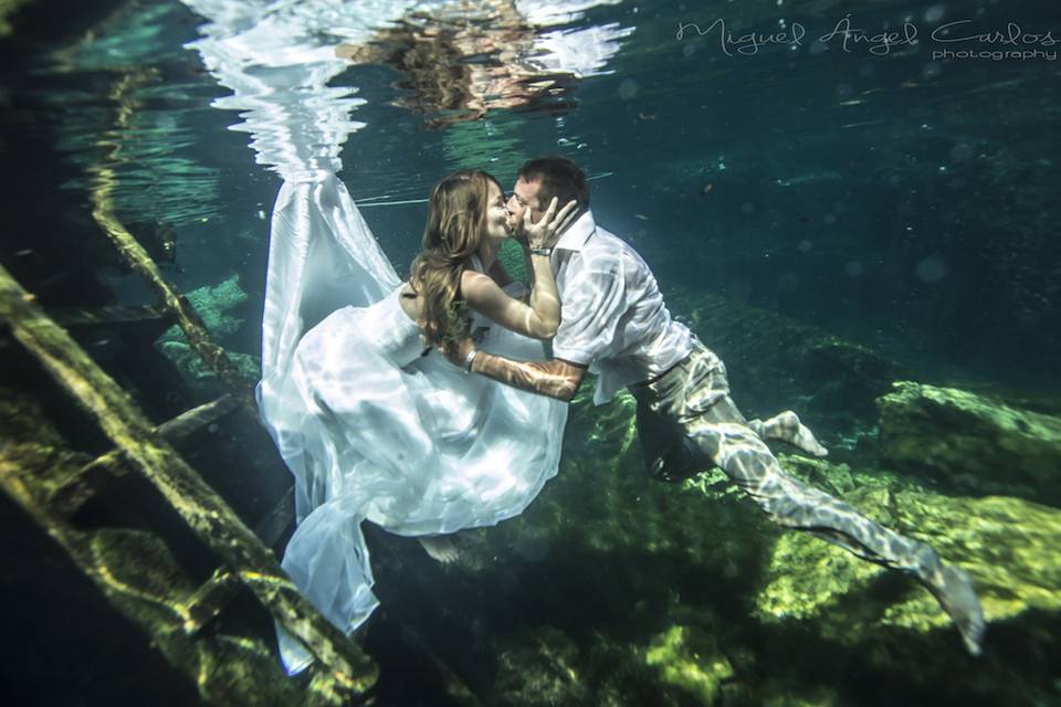 Underwater trash the dress