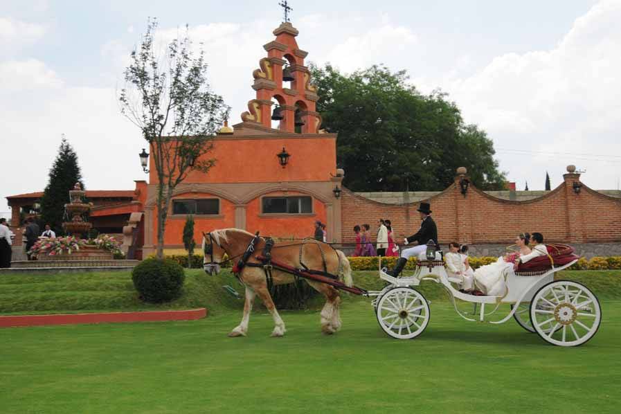 Llegada de los novios