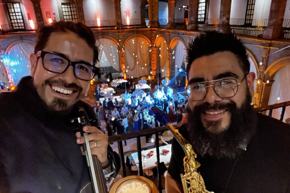 Happenings dueto violín y Sax!