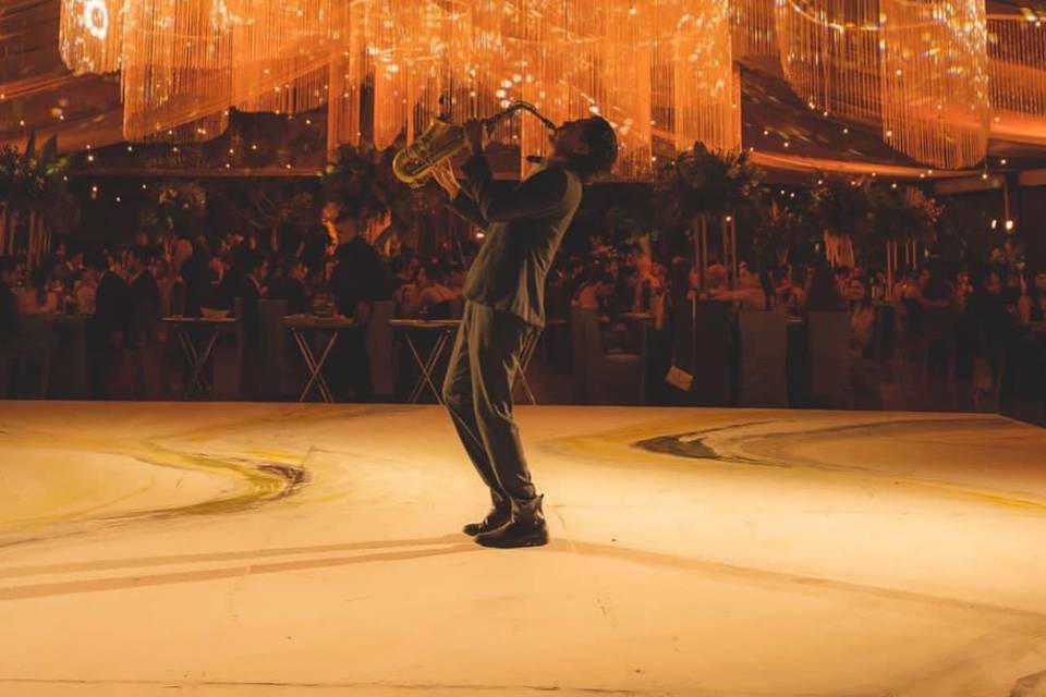 Saxofón en evento
