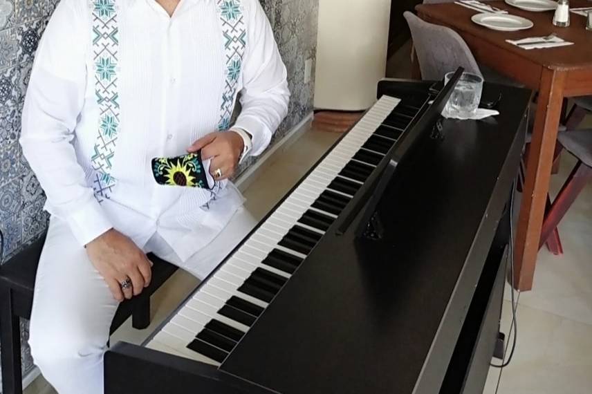 Salvatore Rodriguez Pianista