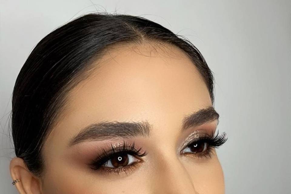 Makeup con ojos ahumados