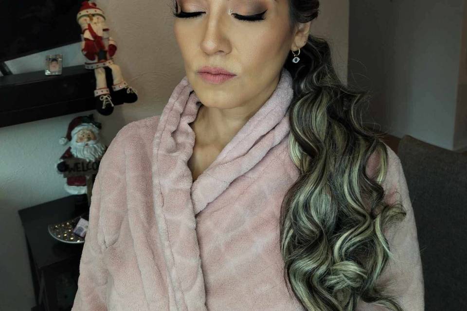Make up y peinado con glamour para novias