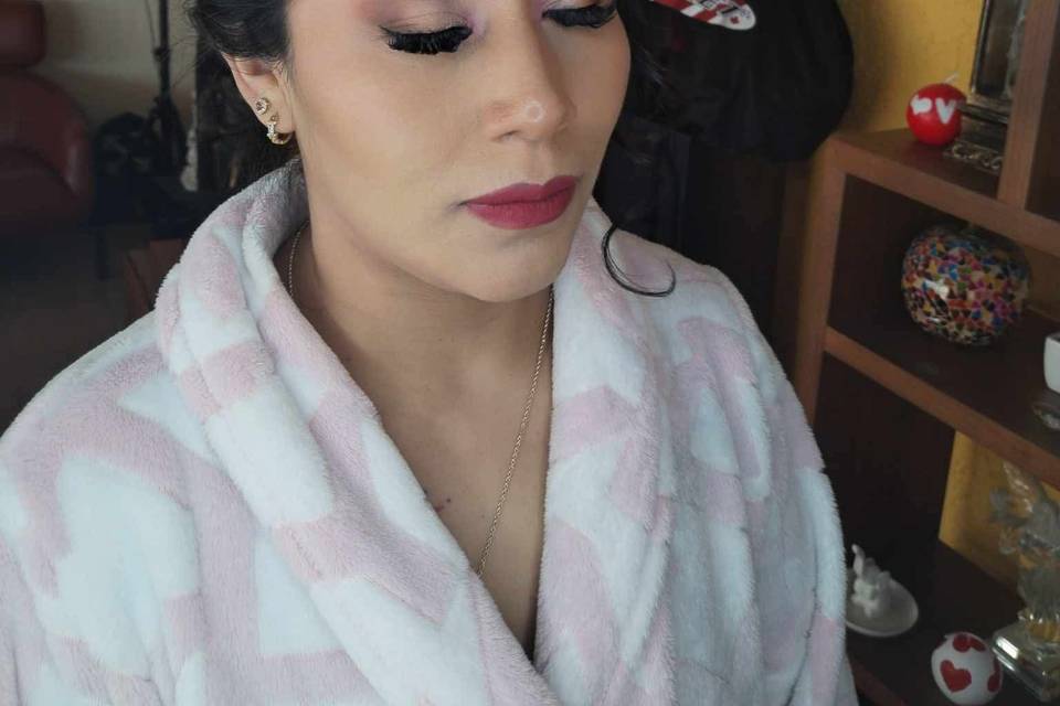 Make up y peinado con glamour para novias