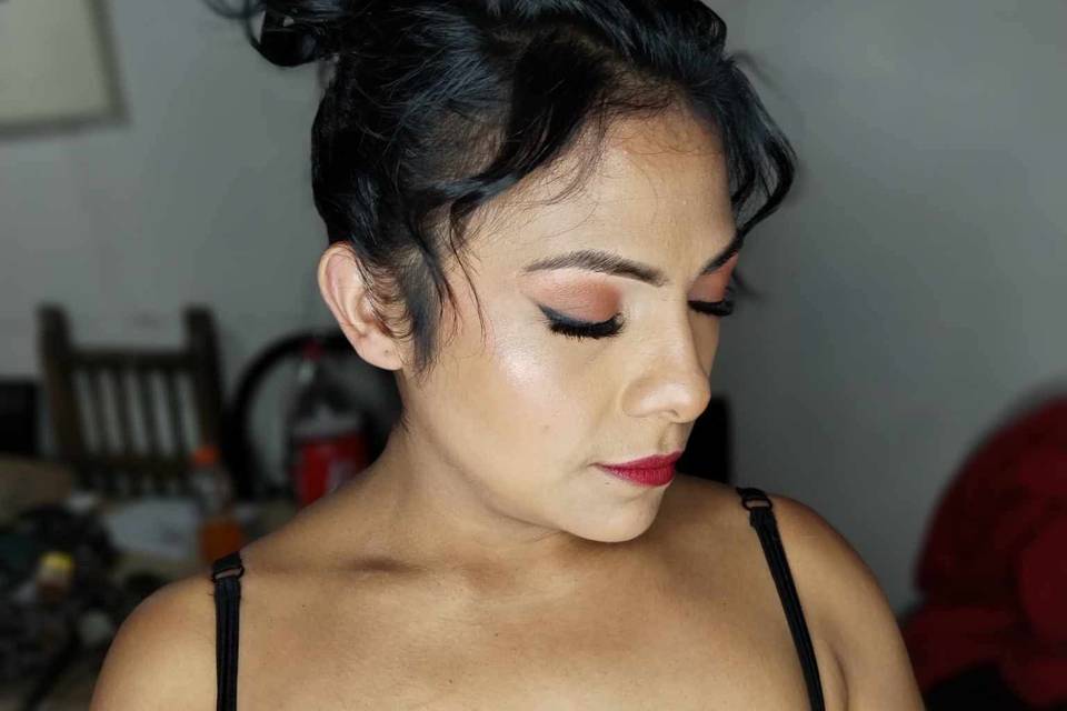 Make up y peinado con glamour para novias