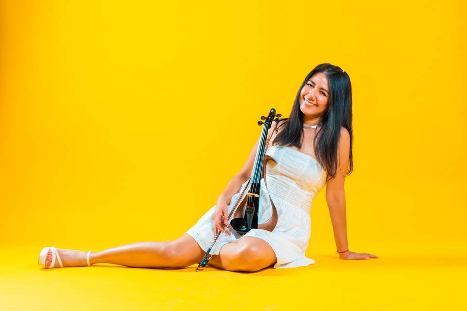 Laura - Violinista