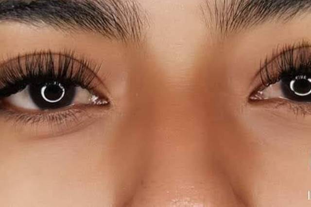 Lashes extensions