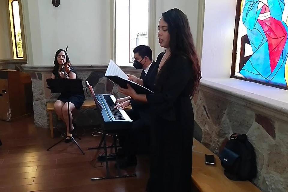 Soprano, violín y piano