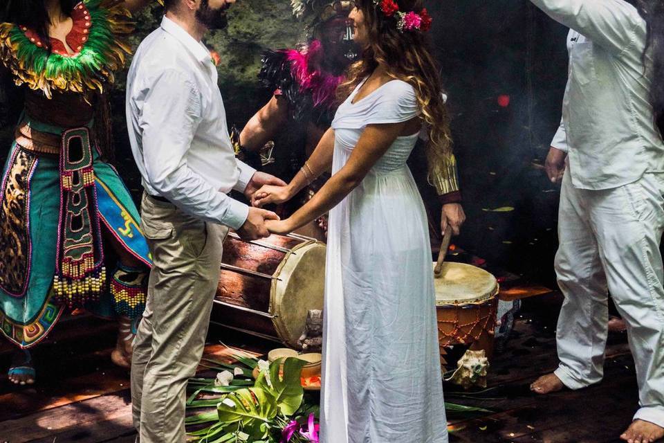 Ceremonia maya en cenote