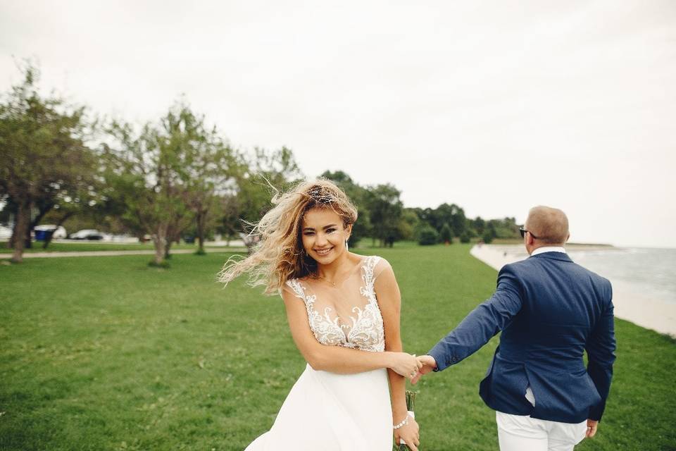 Novios en campo de golf