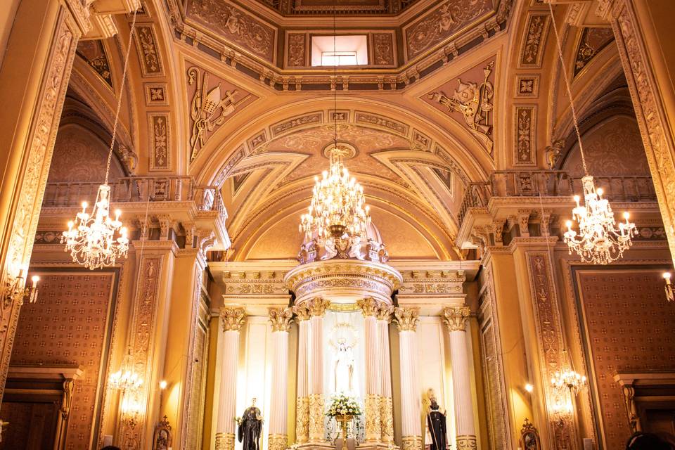 Ceremonia en iglesia San Luis