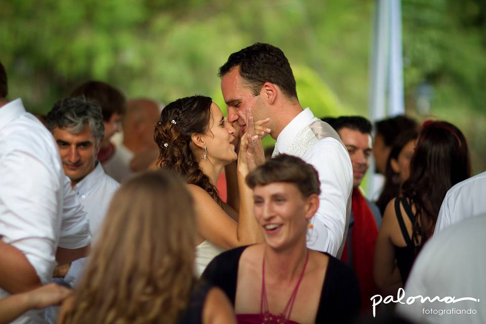 Novios bailando