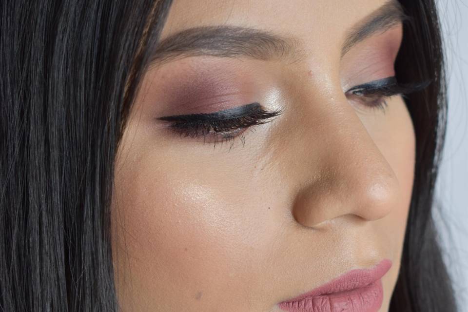 Karina Alvarado Makeup