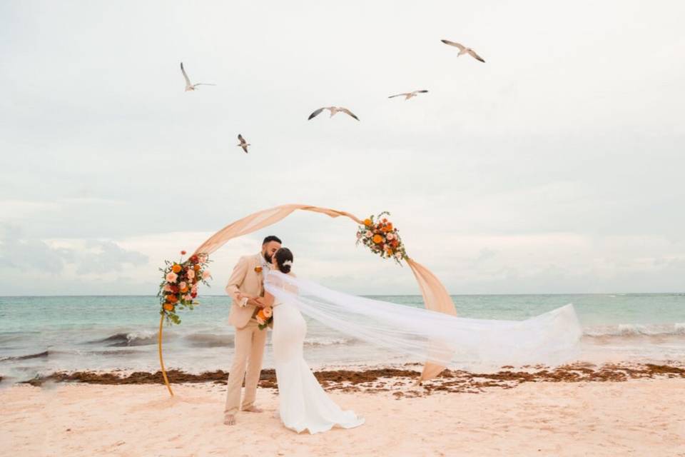 Génesis & Chris. Xpuha Beach