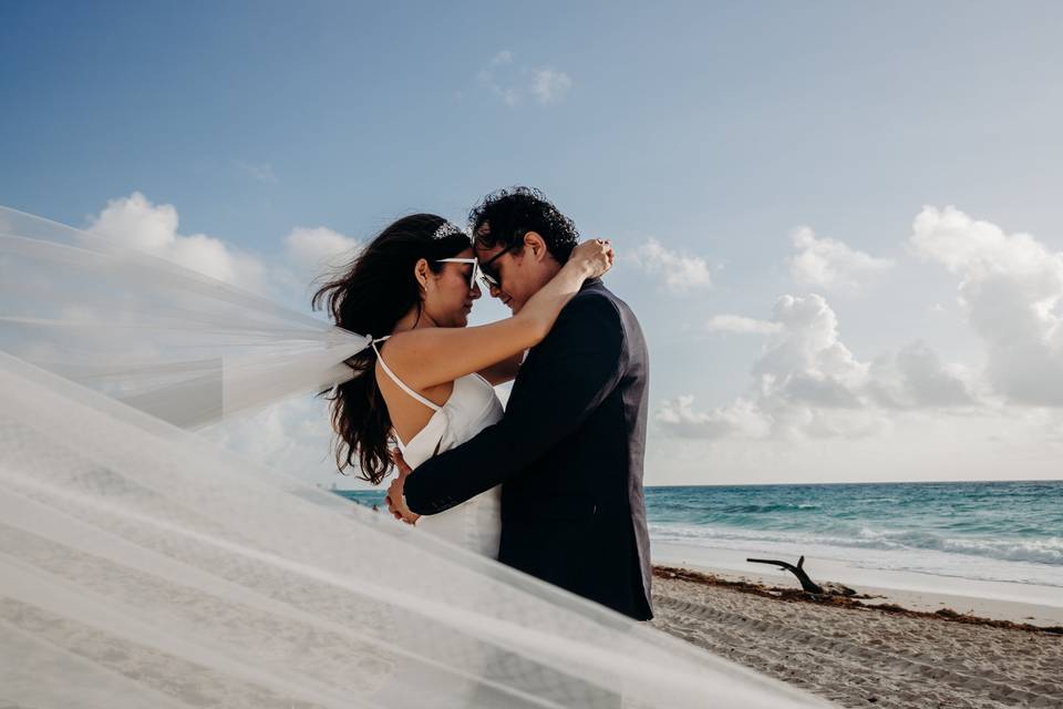 Trash the dress Cancun