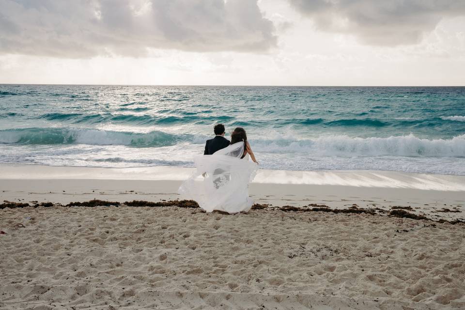 Trash the dress Cancun