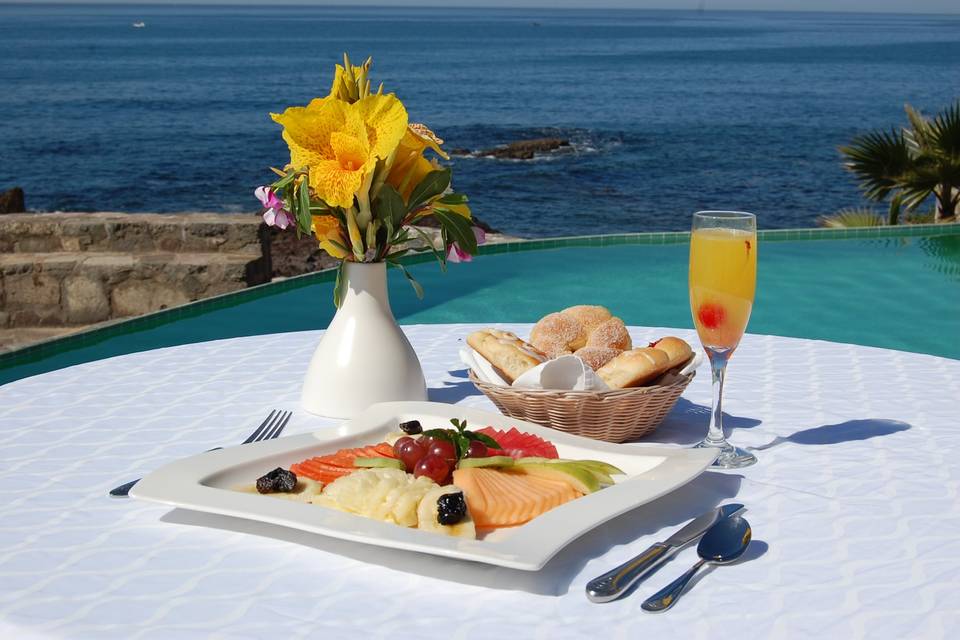 Desayuna frente al mar