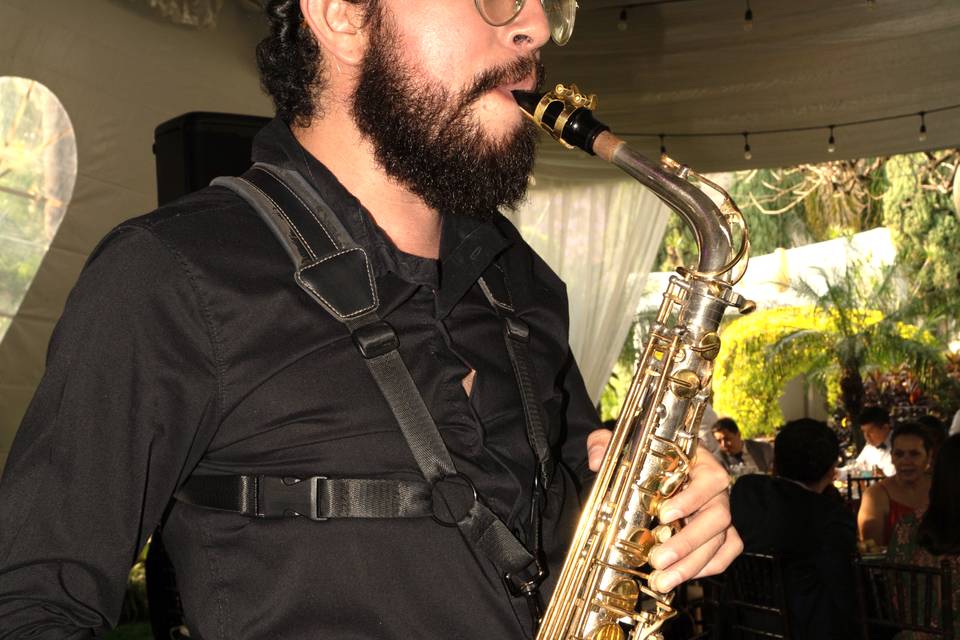 Saxofonista en evento