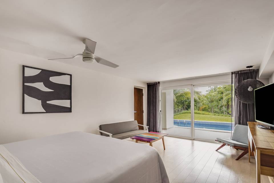 Master Suite Pool