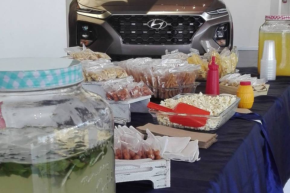 Mesa de salados y dulces