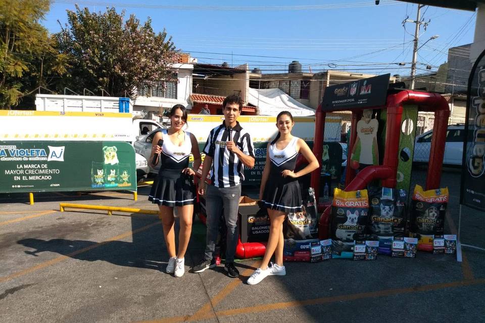 Servicio de edecán y animador