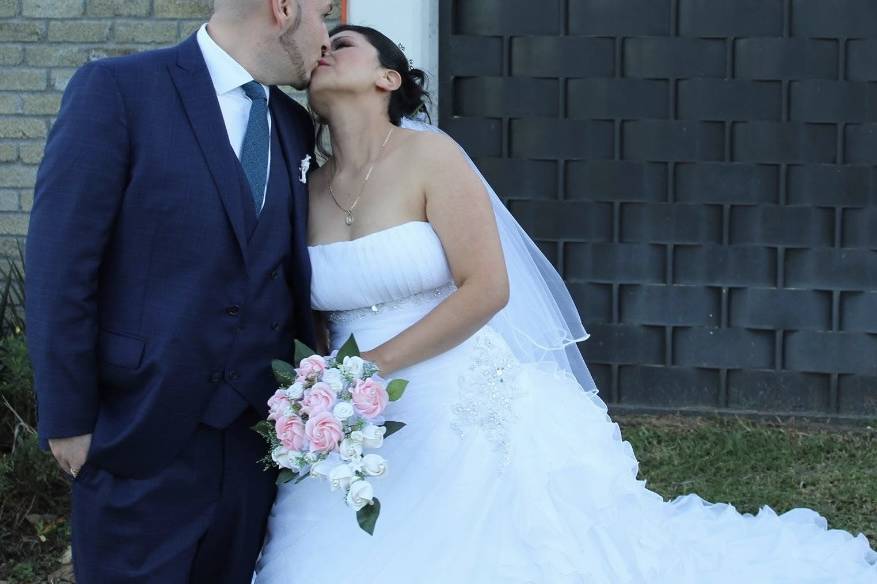 Novios felices